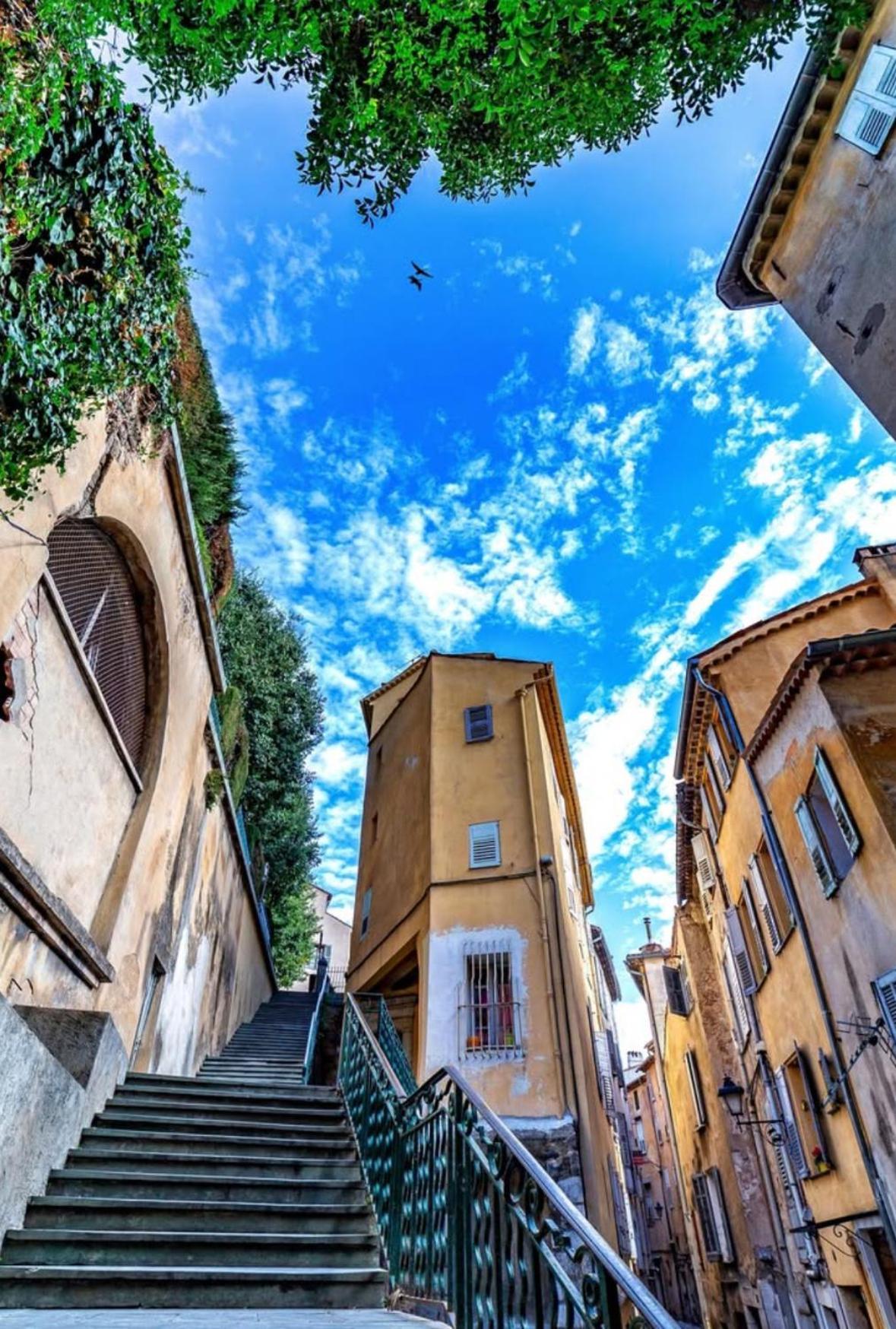 3 Pieces Vue Mer A Proximite Des Parfumeries Grasse Bagian luar foto