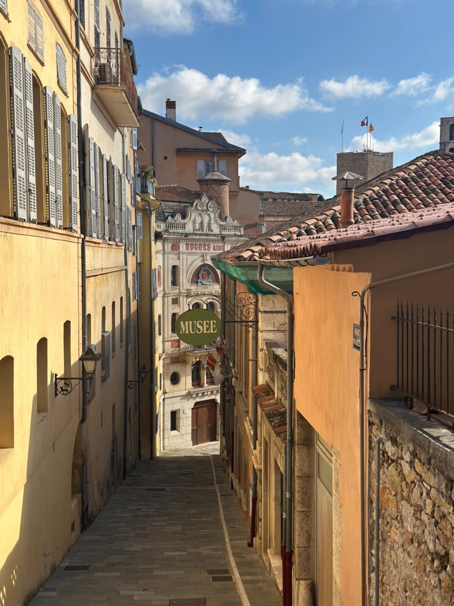 3 Pieces Vue Mer A Proximite Des Parfumeries Grasse Bagian luar foto